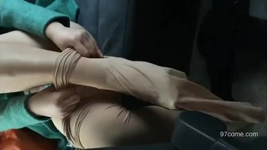 The car enjoys the wife first mouth to shake to finish to jump into the egg