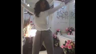 Sweat LeaLea Booty Shaking