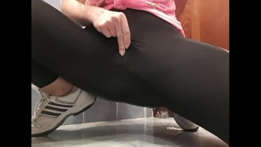 Pee desperation in gym pants