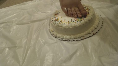 Cake Crushing