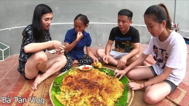 BÃ  TÃ¢n Vlog - LÃ m Chiáº¿c BÃ¡nh Khoai ChiÃªn SiÃªu To Khá»•ng Lá»“