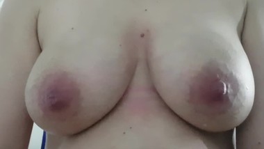 Pretty preggo handjob