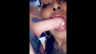 i am the baby sitter & i love to suck my boss's husbands cock
