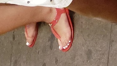 Candid latina feet
