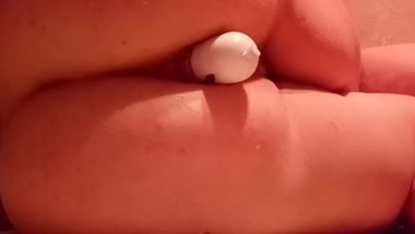 Mom's big ass makes a fountain and shoots a phone charge