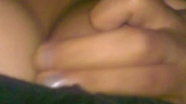 Gorda chupandose las tetas